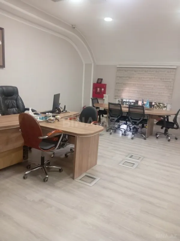 Kirayə verilir 20 otaqlı ofis 2000 m²