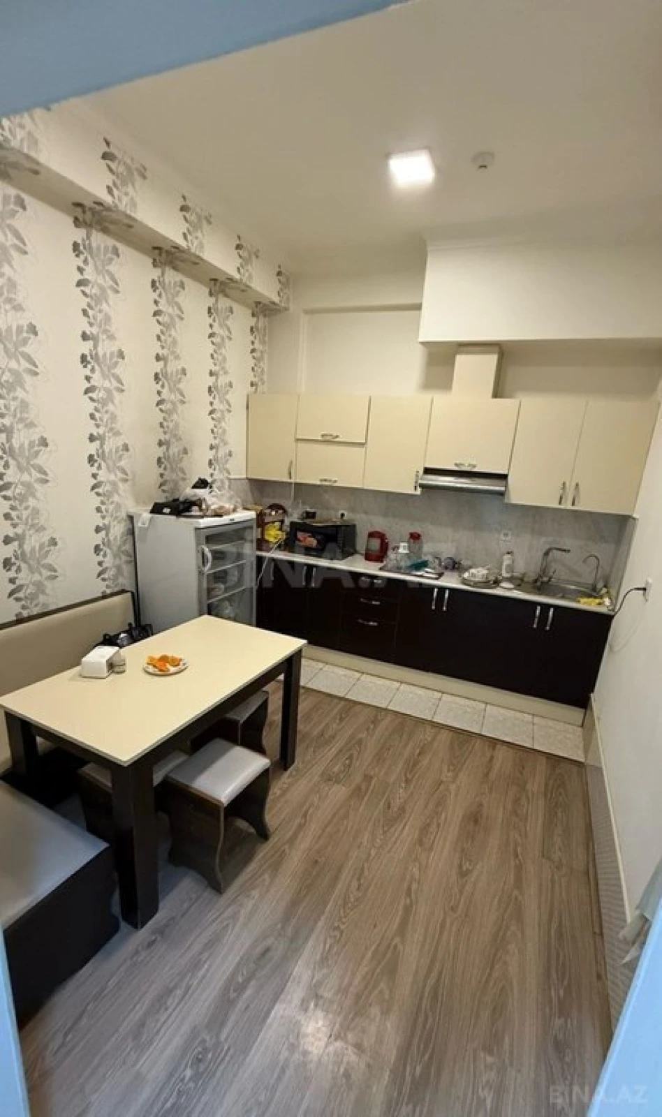 Kirayə verilir 20 otaqlı ofis 2000 m²