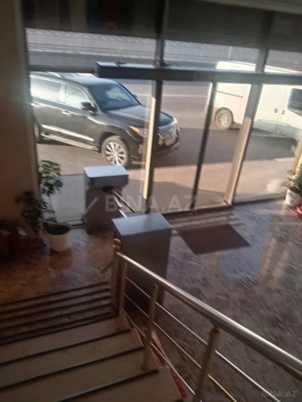 Kirayə verilir 20 otaqlı ofis 2000 m²