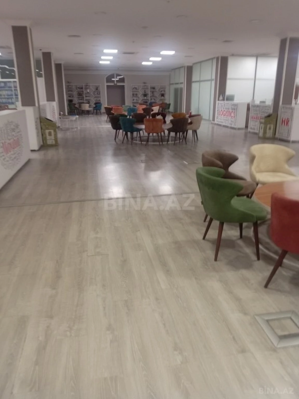 Kirayə verilir 20 otaqlı ofis 2000 m²