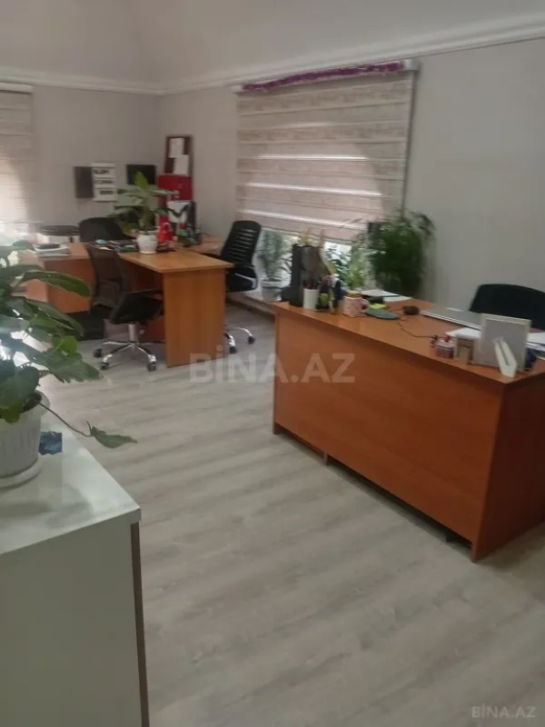 Kirayə verilir 20 otaqlı ofis 2000 m²