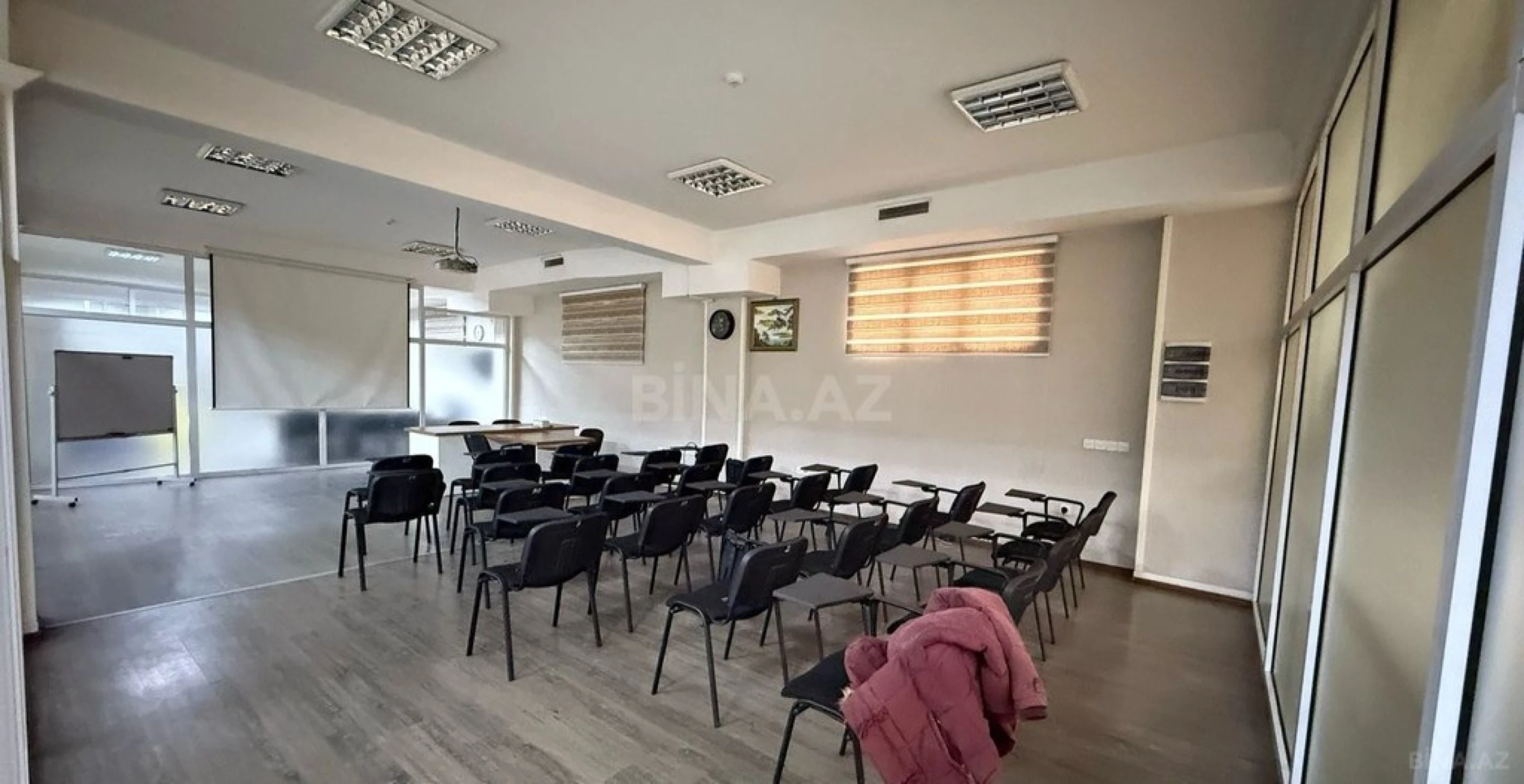 Kirayə verilir 20 otaqlı ofis 2000 m²