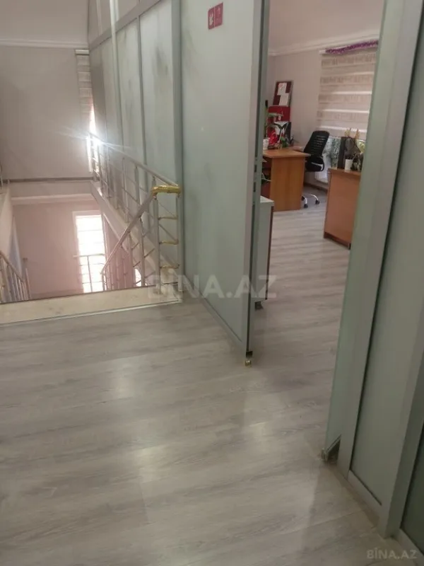 Kirayə verilir 20 otaqlı ofis 2000 m²