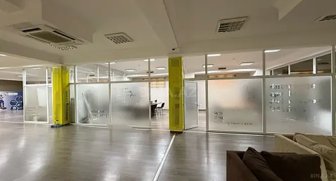 Kirayə verilir 20 otaqlı ofis 2000 m²