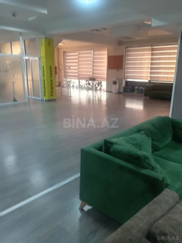 Kirayə verilir 20 otaqlı ofis 2000 m²