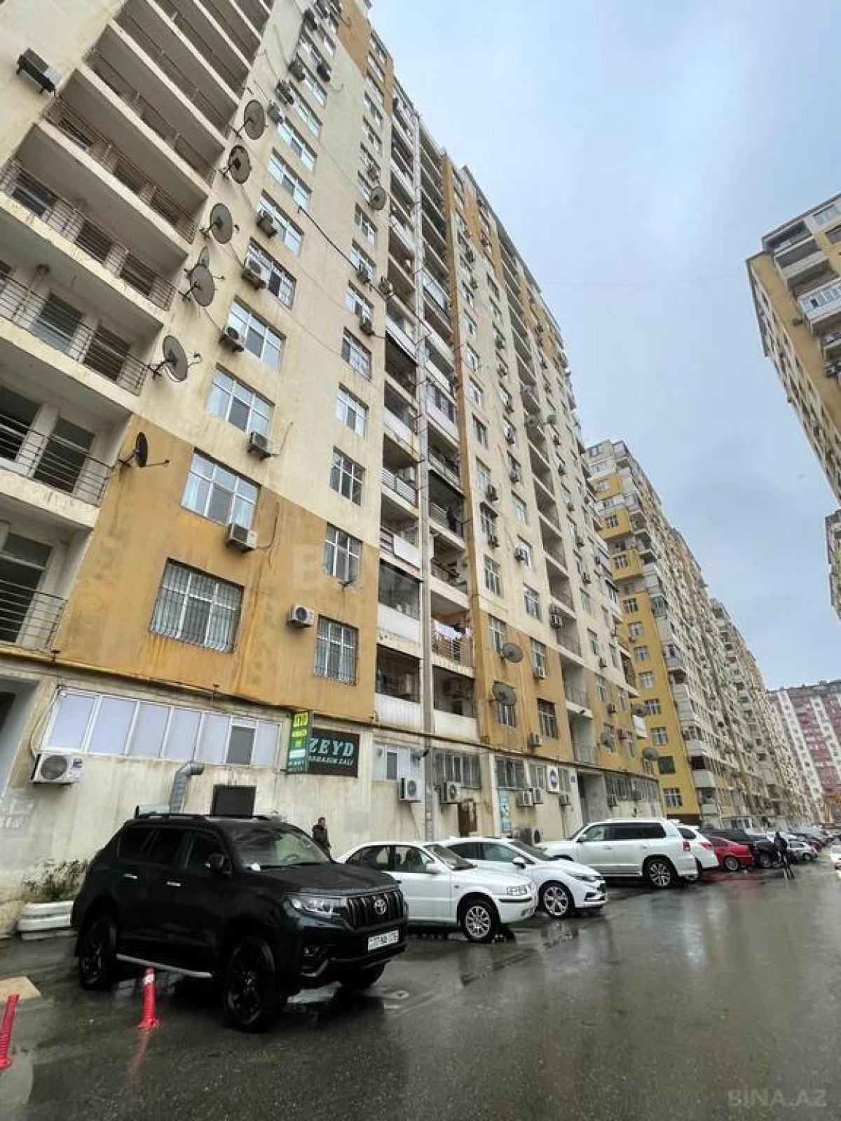 Satılır 3 otaqlı mənzil 110 m²