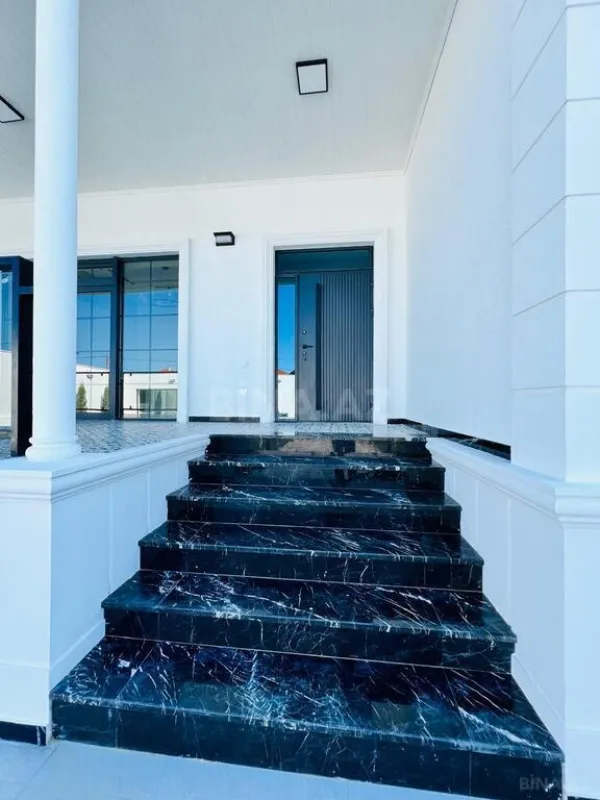 Satılır 4 otaqlı həyət evi 220 m²