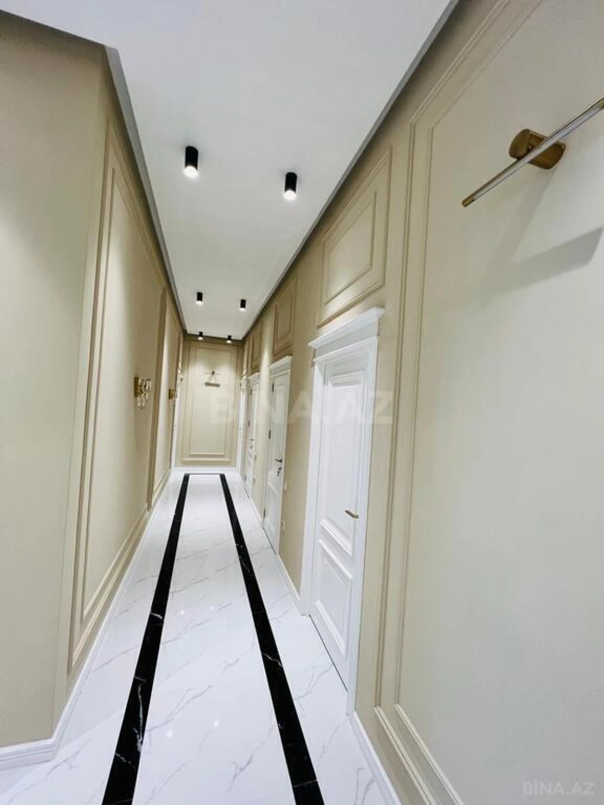 Satılır 4 otaqlı həyət evi 220 m²