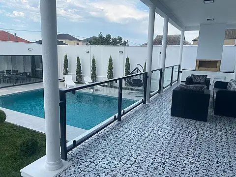 Satılır 4 otaqlı həyət evi 220 m²