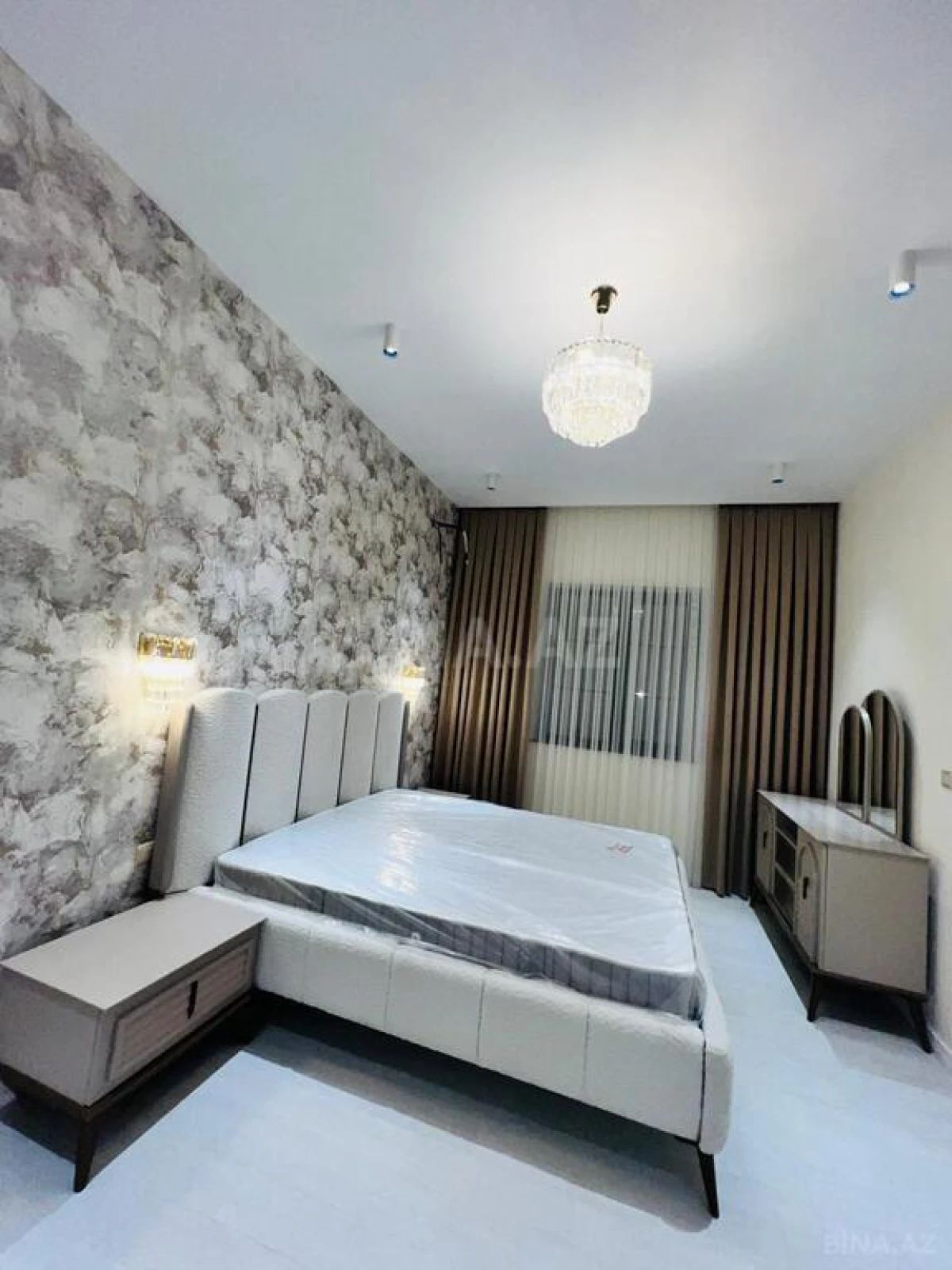 Satılır 4 otaqlı həyət evi 220 m²