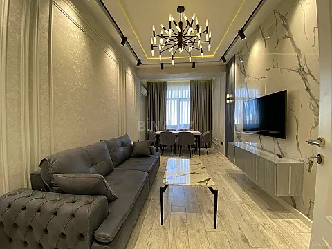 Kirayə verilir 2 otaqlı mənzil 100 m²