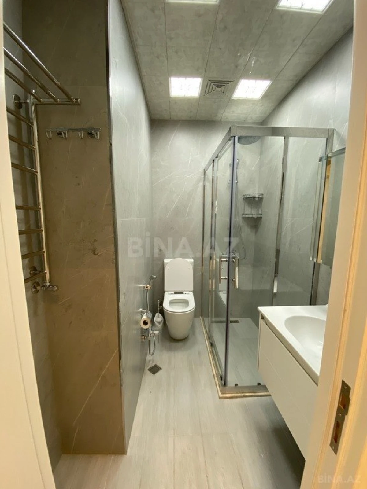 Kirayə verilir 2 otaqlı mənzil 100 m²