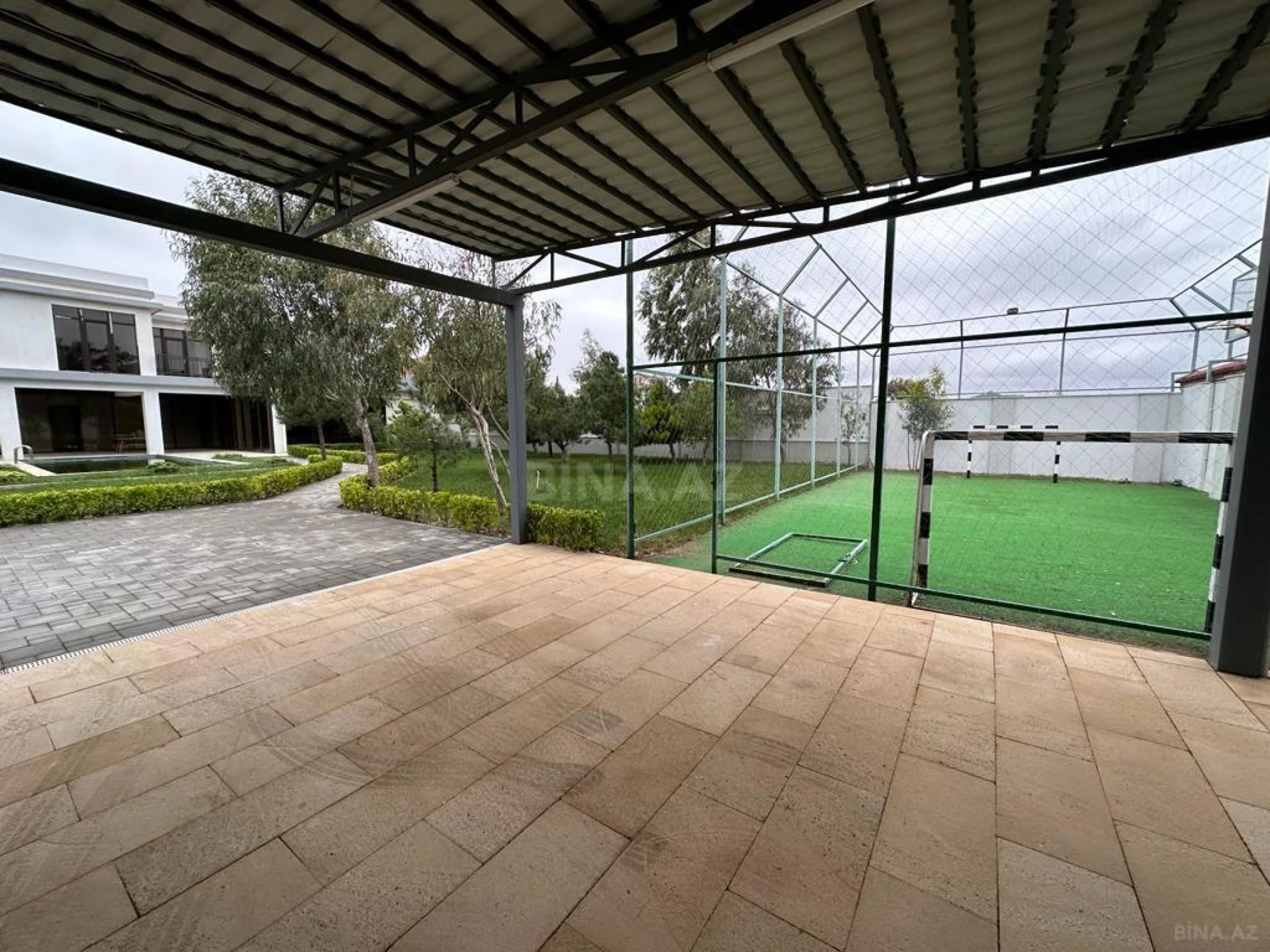 Satılır 6 otaqlı həyət evi 400 m²