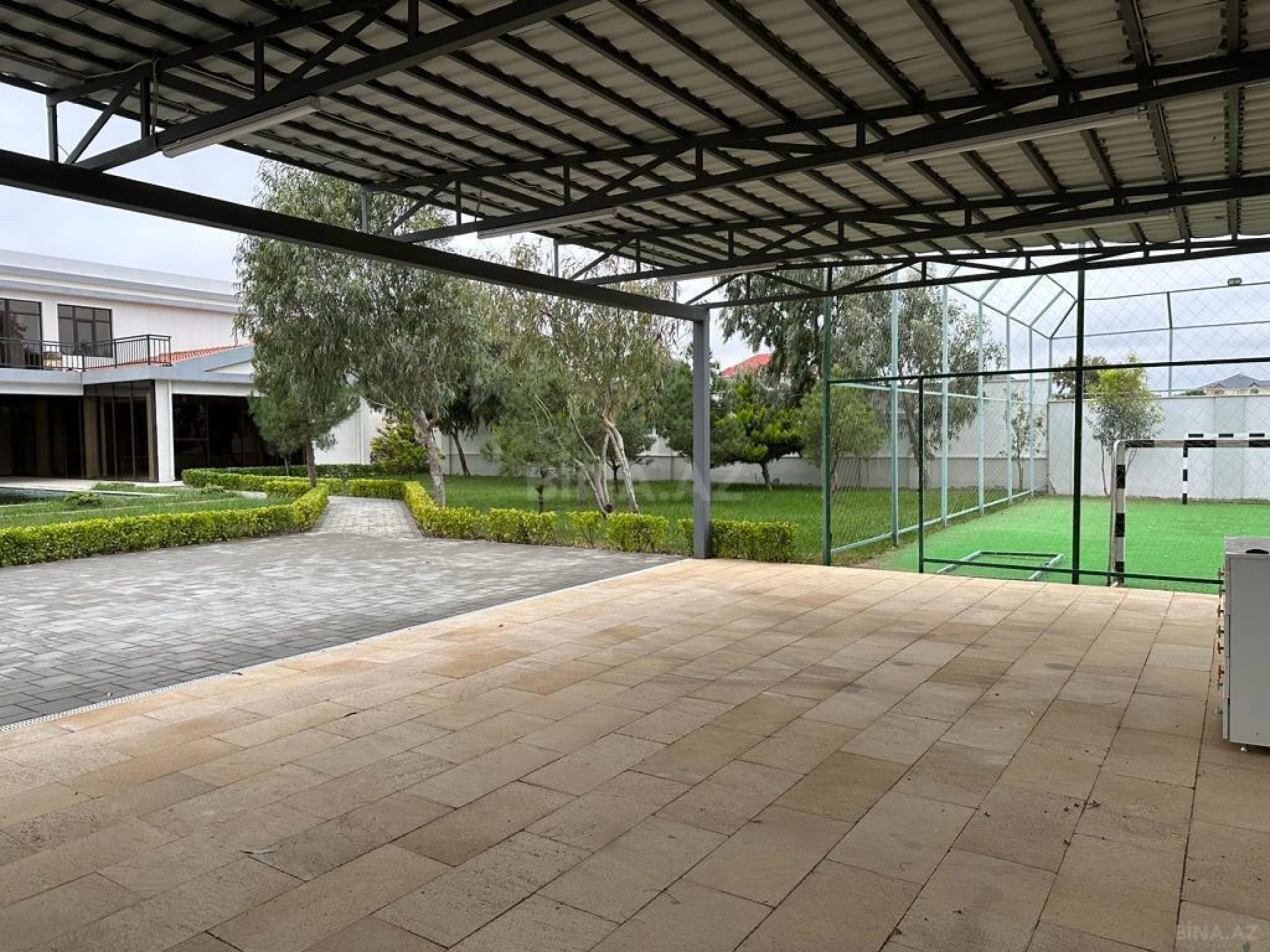 Satılır 6 otaqlı həyət evi 400 m²