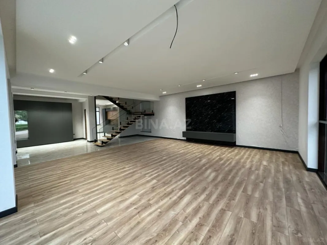 Satılır 6 otaqlı həyət evi 400 m²
