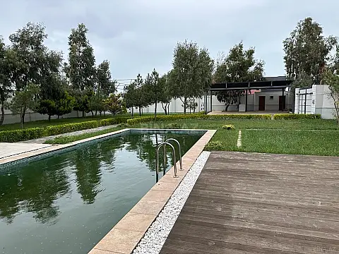 Satılır 6 otaqlı həyət evi 400 m²