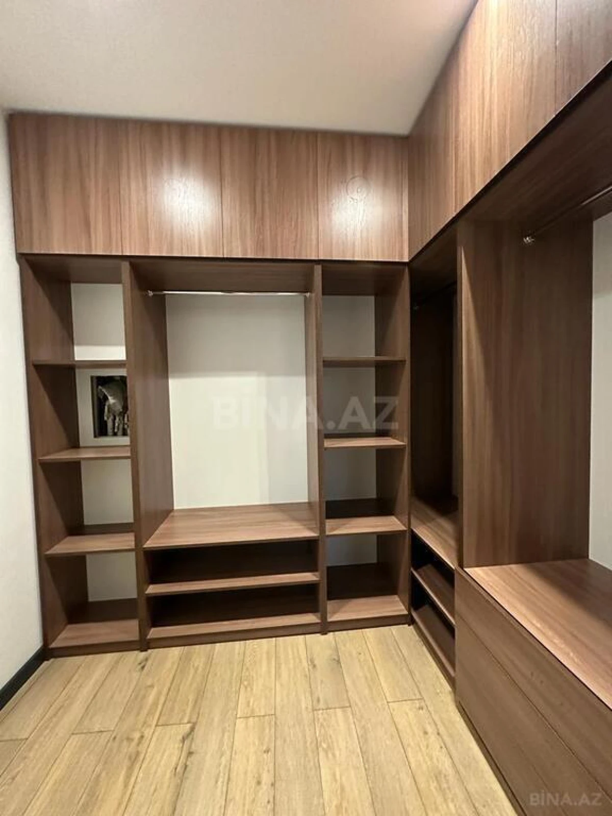 Satılır 6 otaqlı həyət evi 400 m²