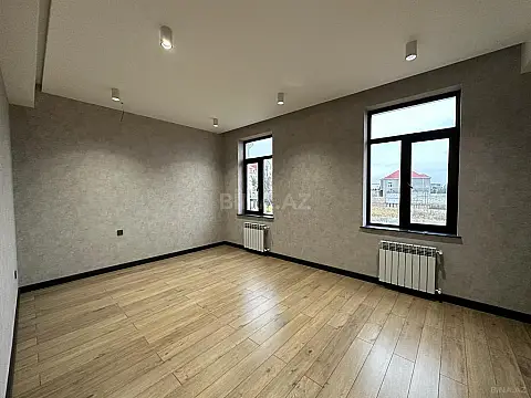 Satılır 6 otaqlı həyət evi 400 m²