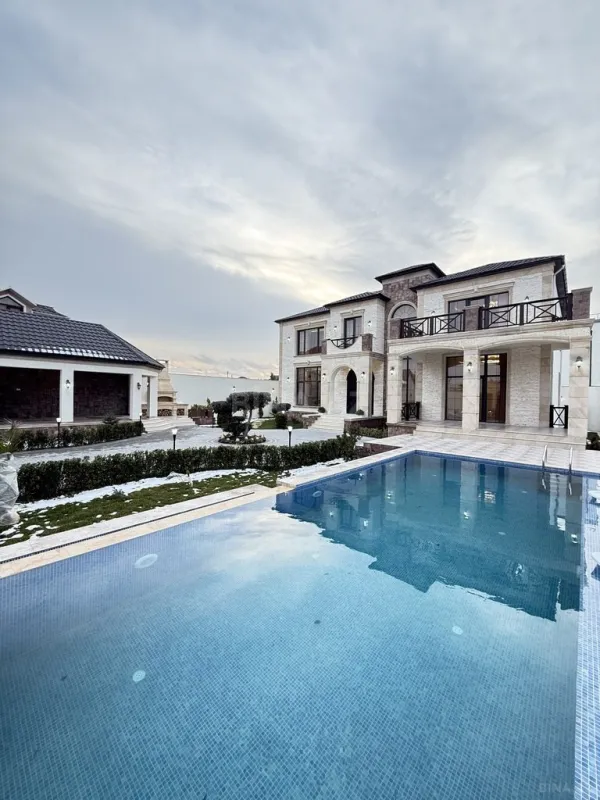 Satılır 6 otaqlı həyət evi 450 m²