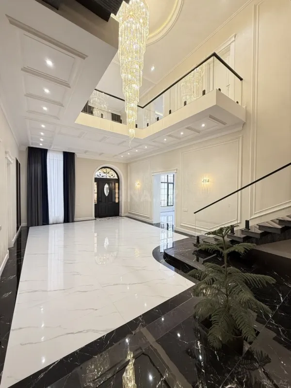 Satılır 6 otaqlı həyət evi 450 m²