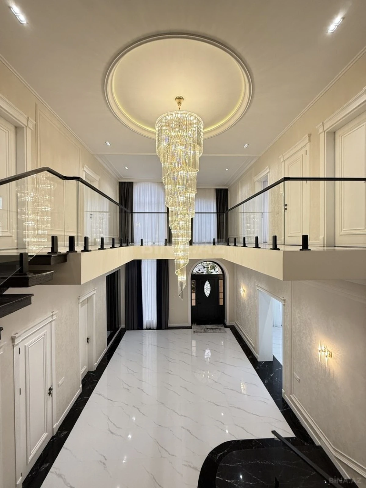 Satılır 6 otaqlı həyət evi 450 m²