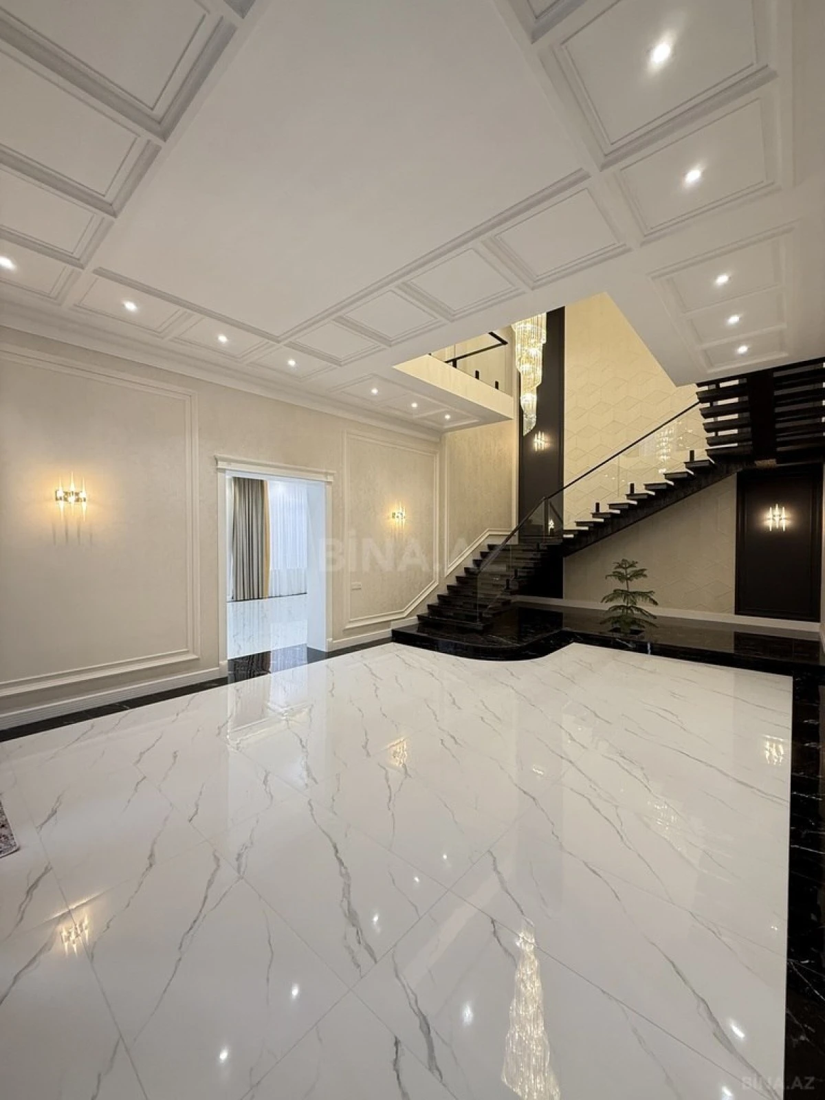 Satılır 6 otaqlı həyət evi 450 m²