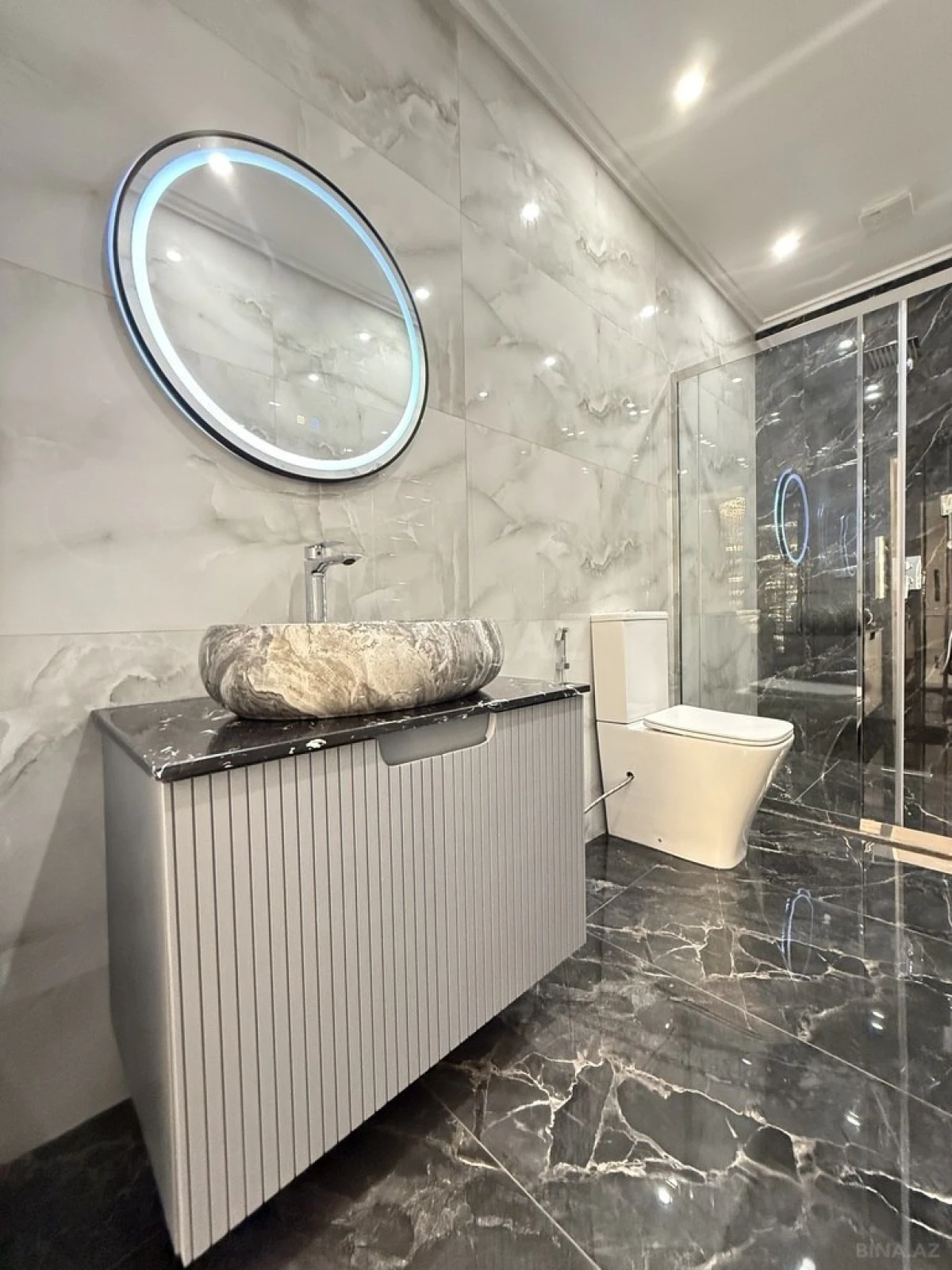 Satılır 6 otaqlı həyət evi 450 m²