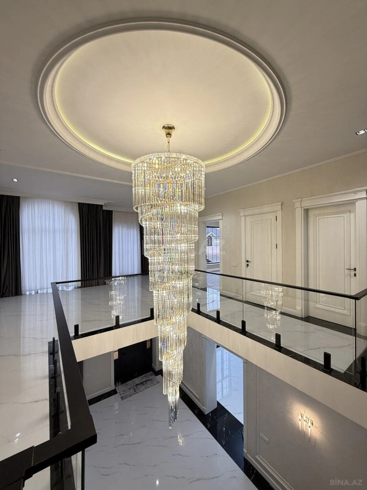 Satılır 6 otaqlı həyət evi 450 m²