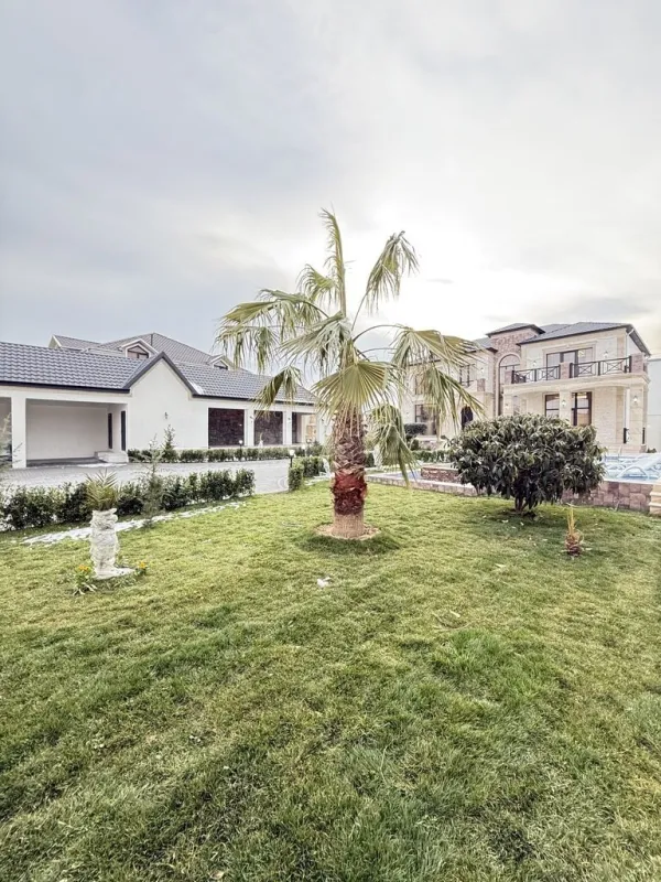 Satılır 6 otaqlı həyət evi 450 m²