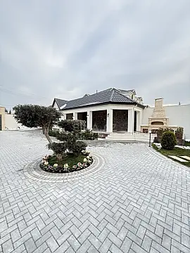 Satılır 6 otaqlı həyət evi 450 m²