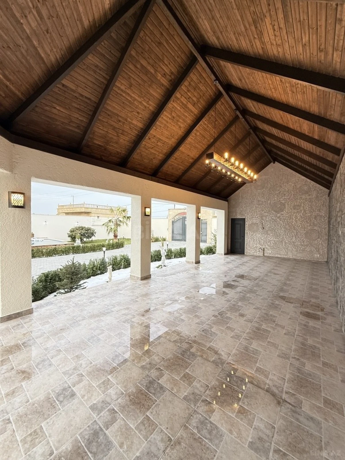 Satılır 6 otaqlı həyət evi 450 m²