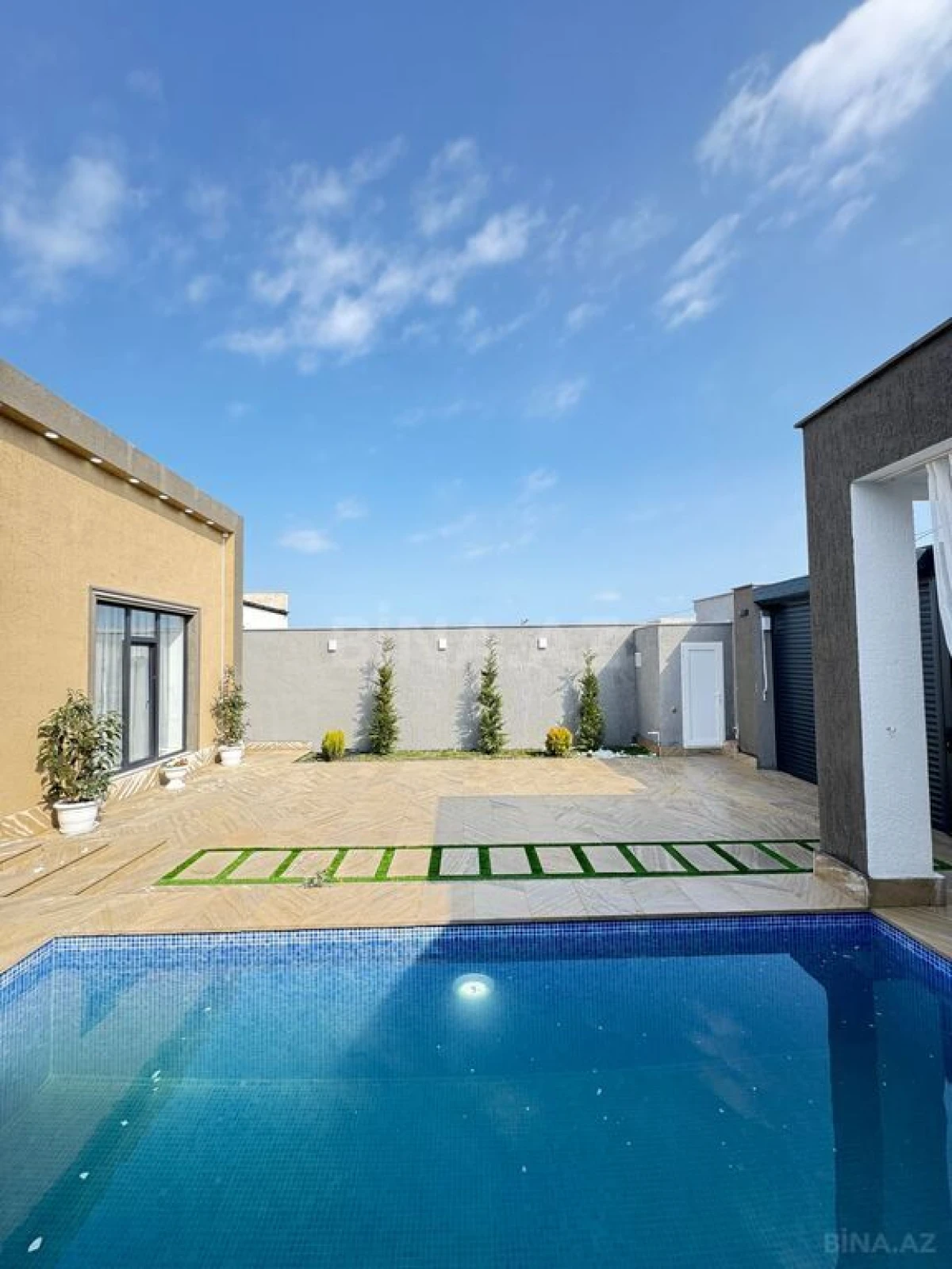 Satılır 4 otaqlı həyət evi 135 m²