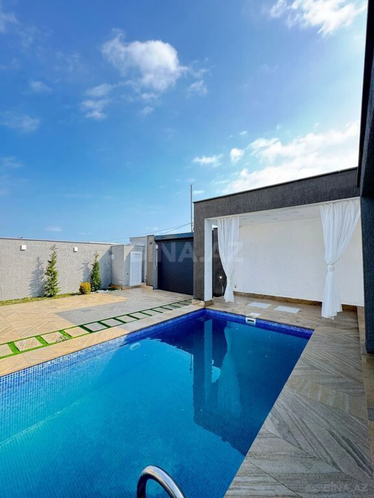 Satılır 4 otaqlı həyət evi 135 m²