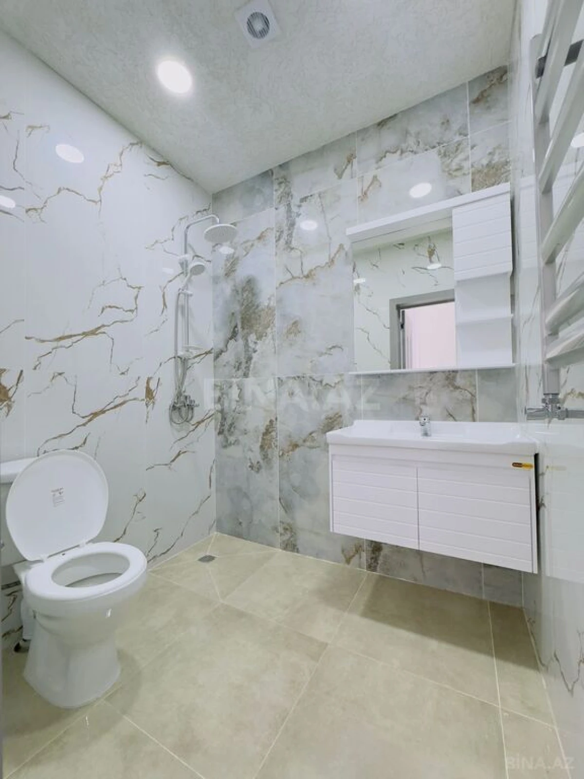 Satılır 4 otaqlı həyət evi 135 m²
