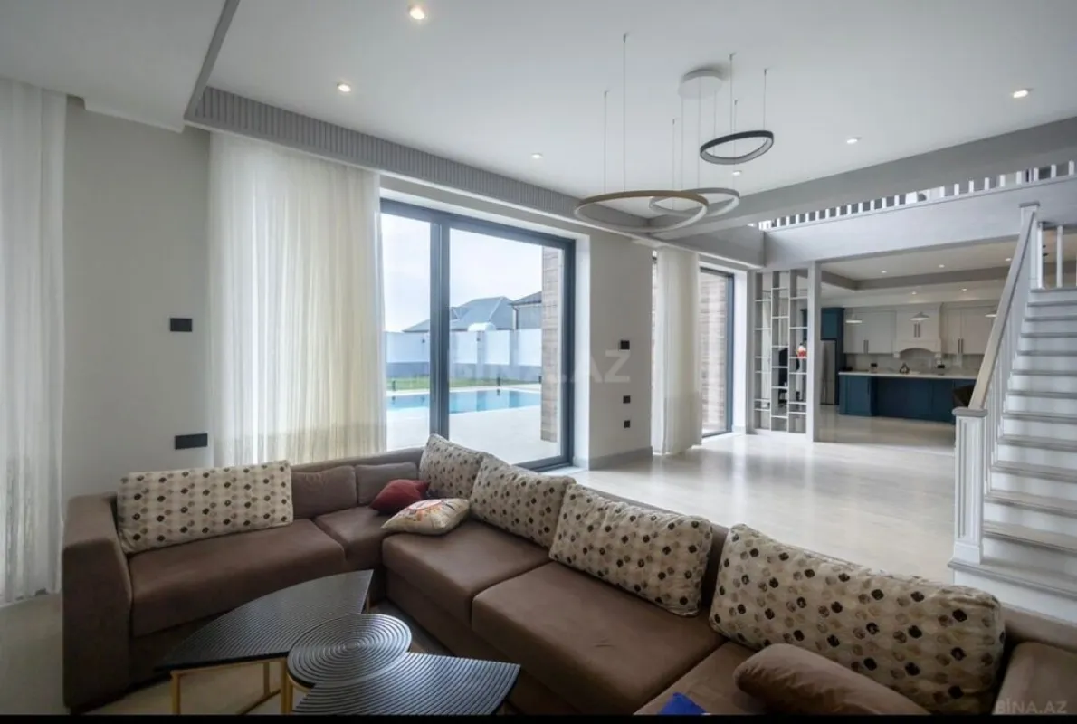 Kirayə verilir 6 otaqlı həyət evi 540 m²