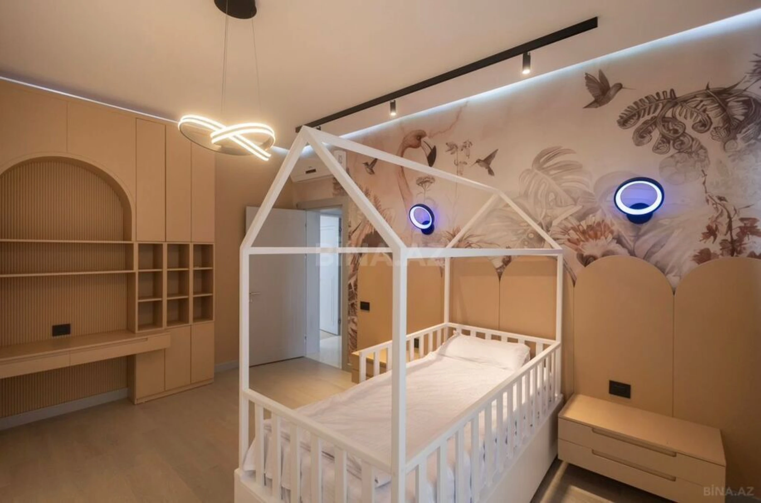 Kirayə verilir 6 otaqlı həyət evi 540 m²