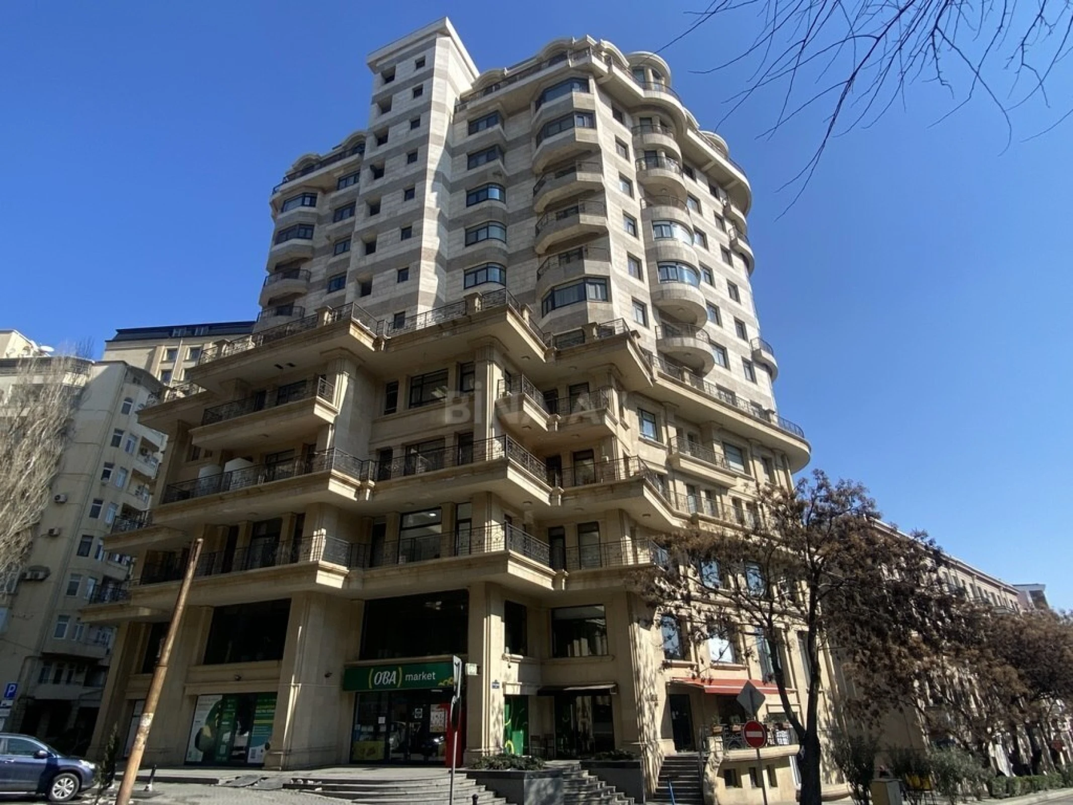 Satılır 4 otaqlı mənzil 207 m²
