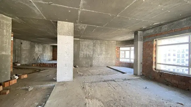 Satılır 4 otaqlı mənzil 207 m²