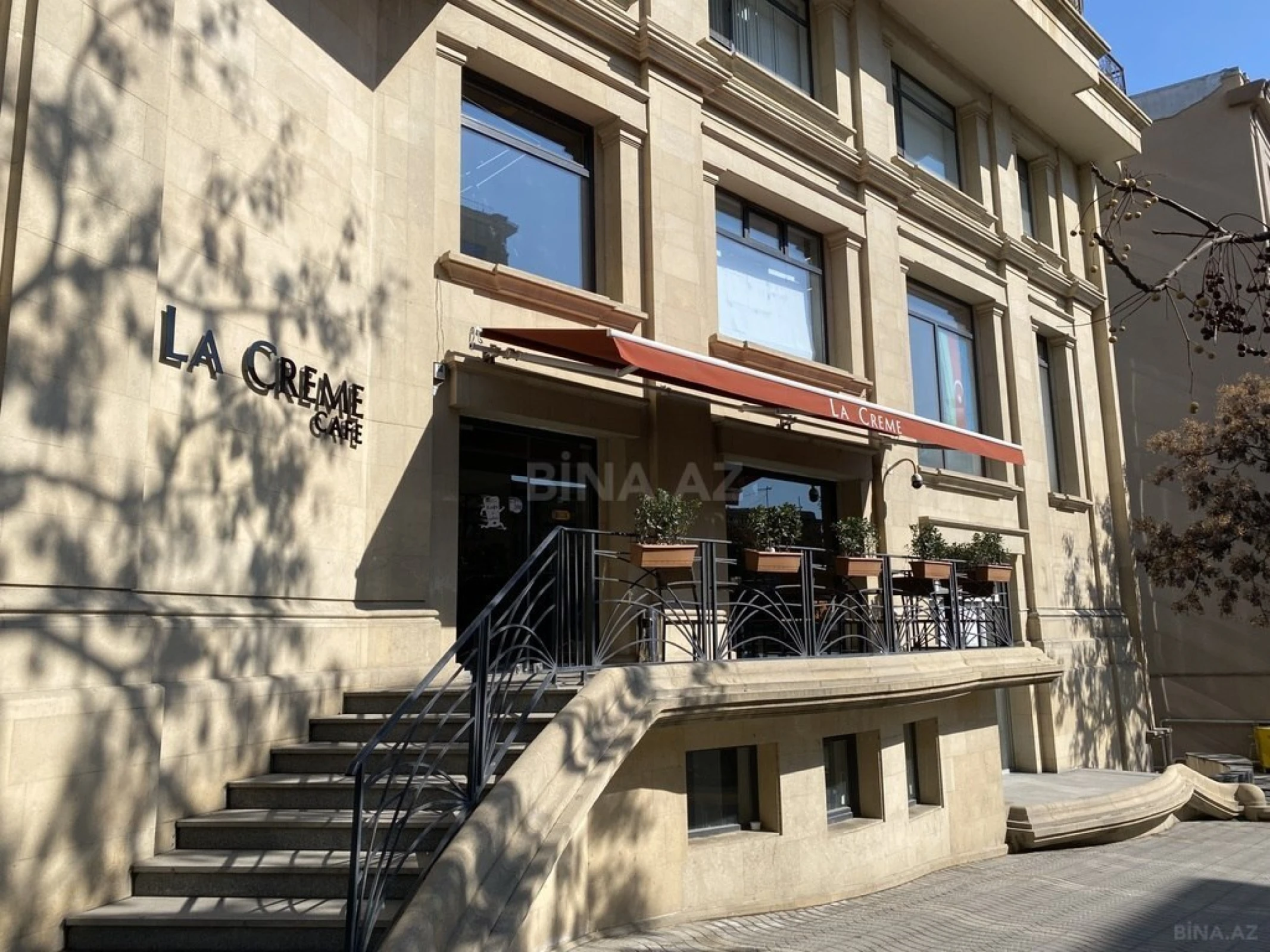 Satılır 4 otaqlı mənzil 207 m²