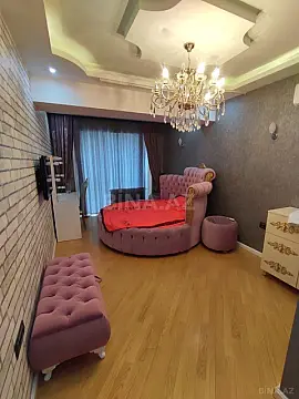 Satılır 3 otaqlı mənzil 140 m²