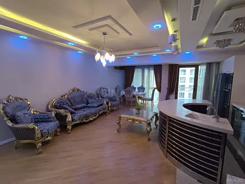 Satılır 3 otaqlı mənzil 140 m²