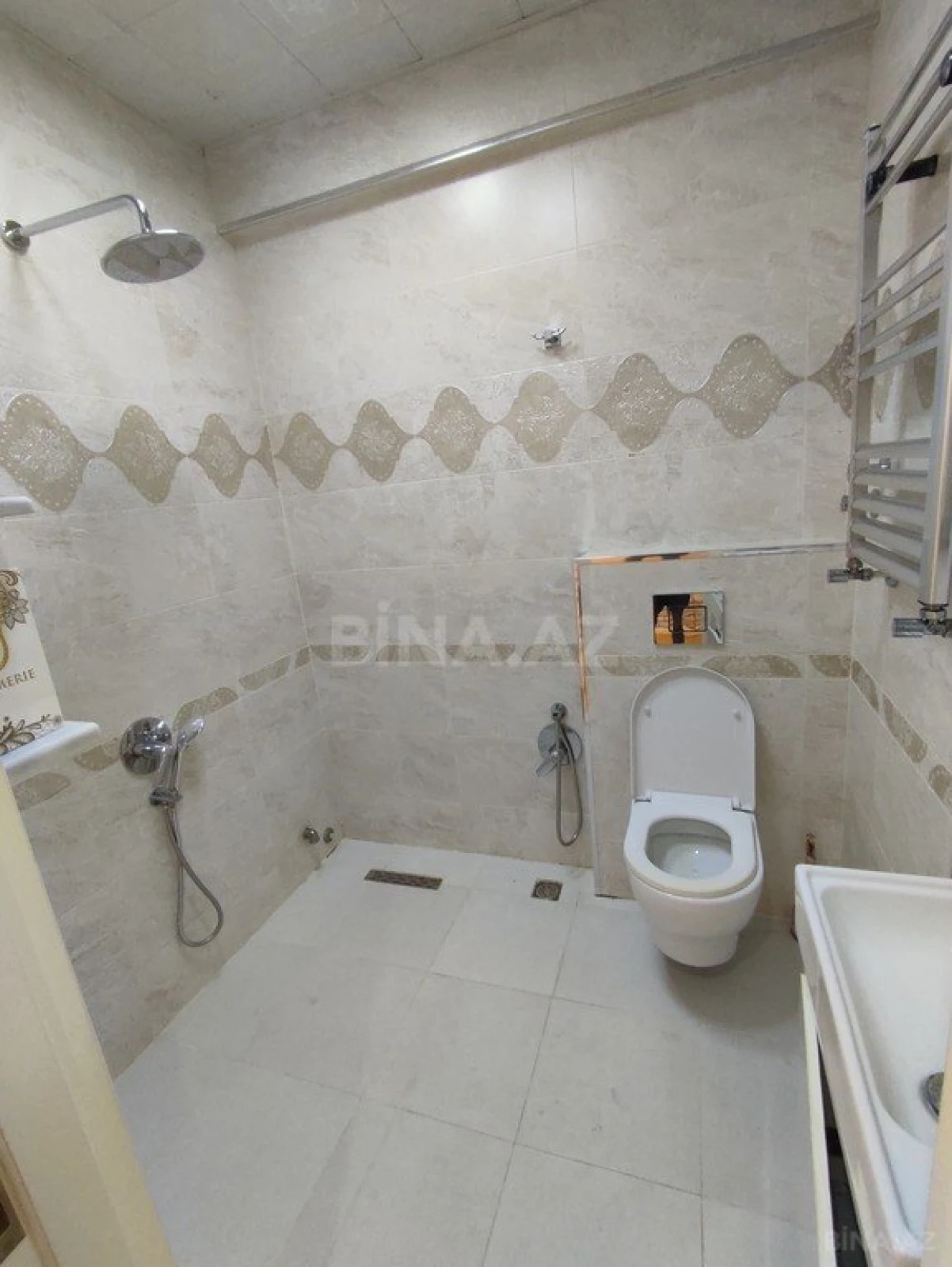 Satılır 3 otaqlı mənzil 140 m²