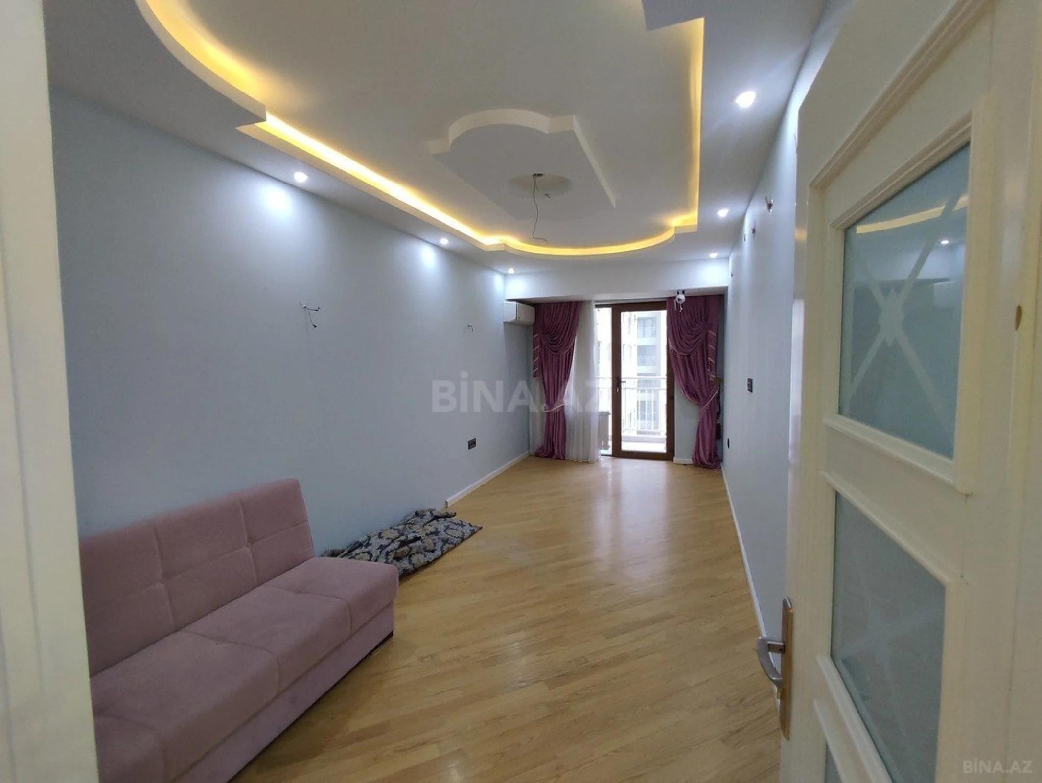 Satılır 3 otaqlı mənzil 140 m²