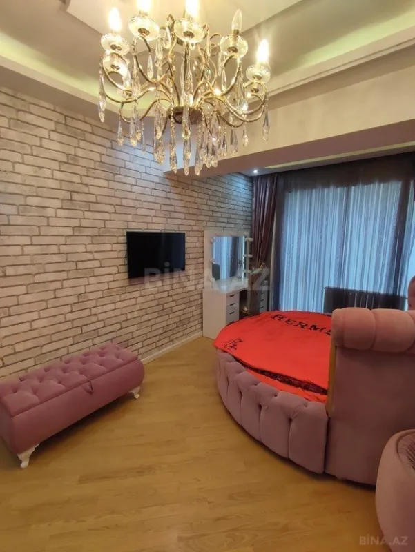 Satılır 3 otaqlı mənzil 140 m²