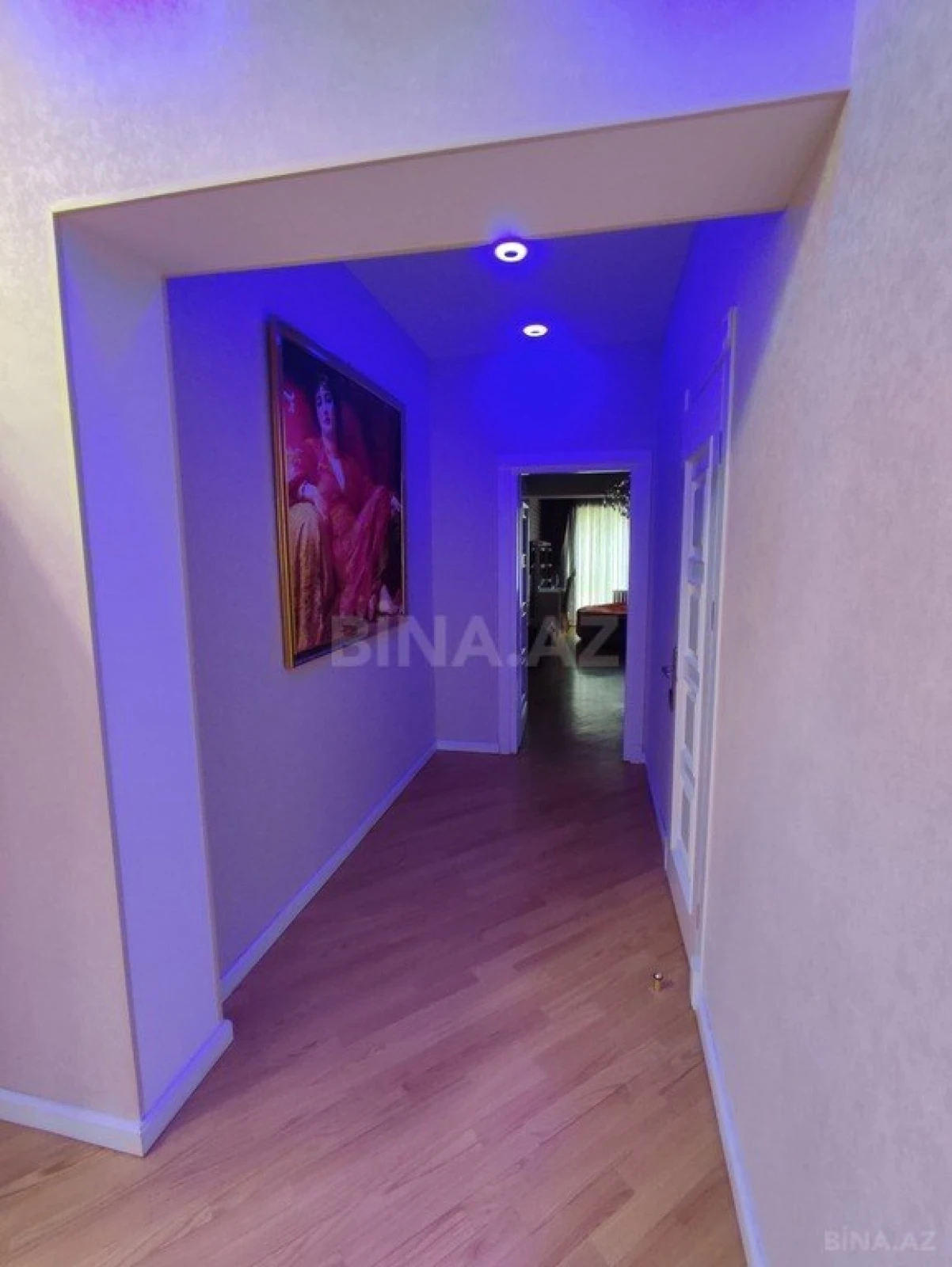 Satılır 3 otaqlı mənzil 140 m²