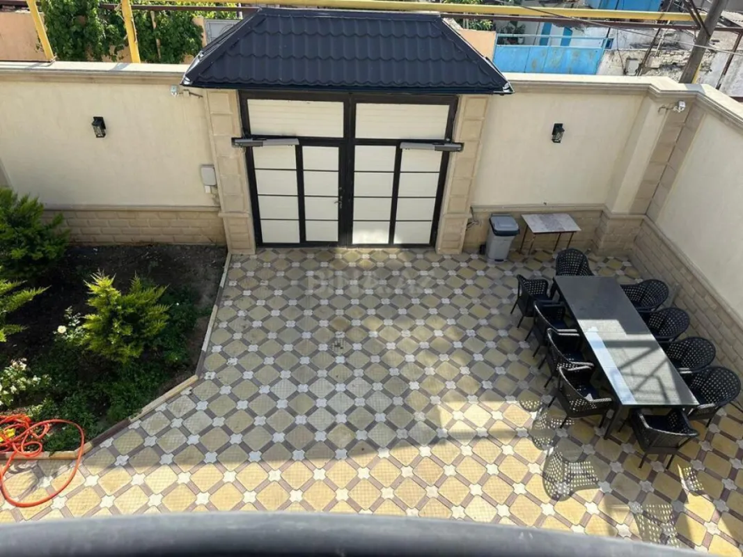 Satılır 6 otaqlı həyət evi 350.5 m²