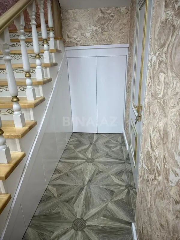 Satılır 6 otaqlı həyət evi 350.5 m²