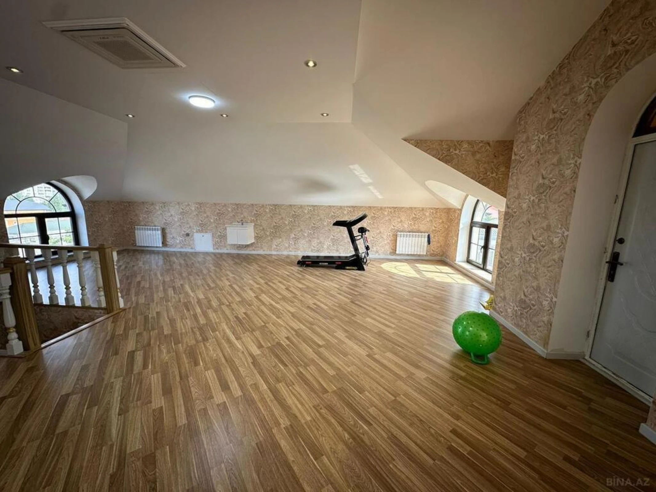Satılır 6 otaqlı həyət evi 350.5 m²