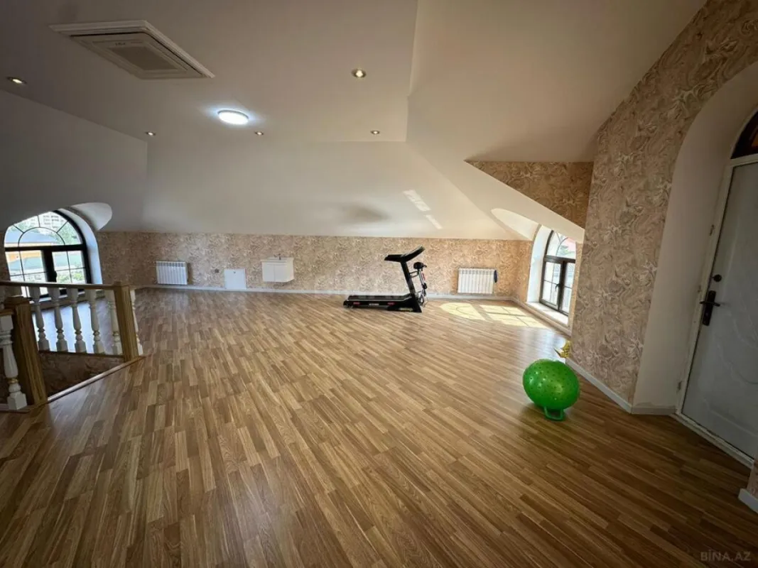 Satılır 6 otaqlı həyət evi 350.5 m²