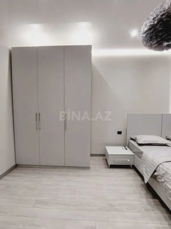 Kirayə verilir 3 otaqlı mənzil 145 m²